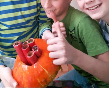 Rakete Kürbis Kinder